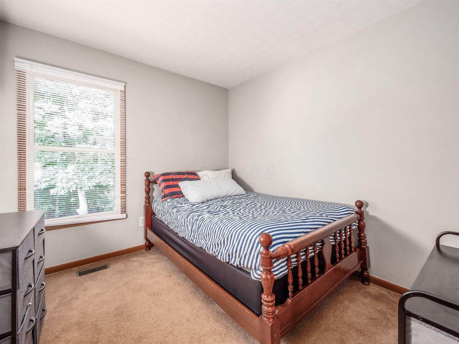 8741 Olenbrook Drive, Lewis Center, OH 43035