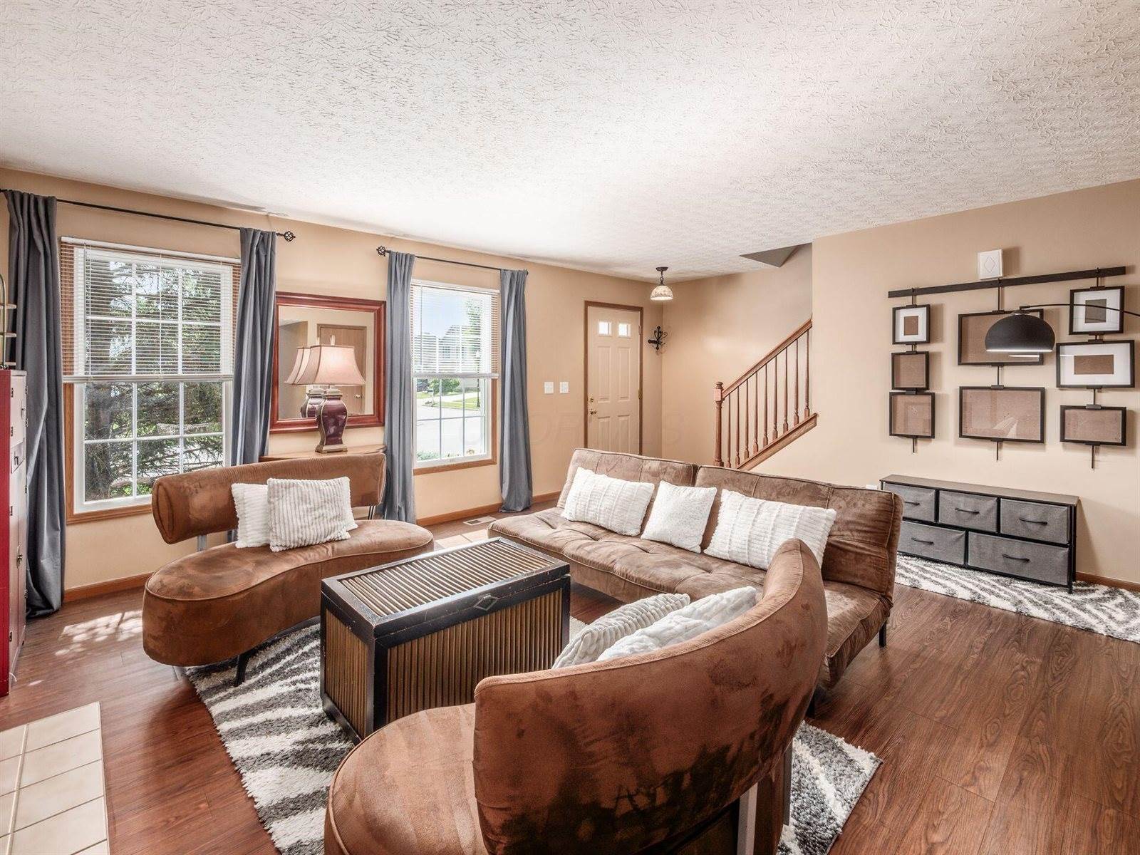 8741 Olenbrook Drive, Lewis Center, OH 43035