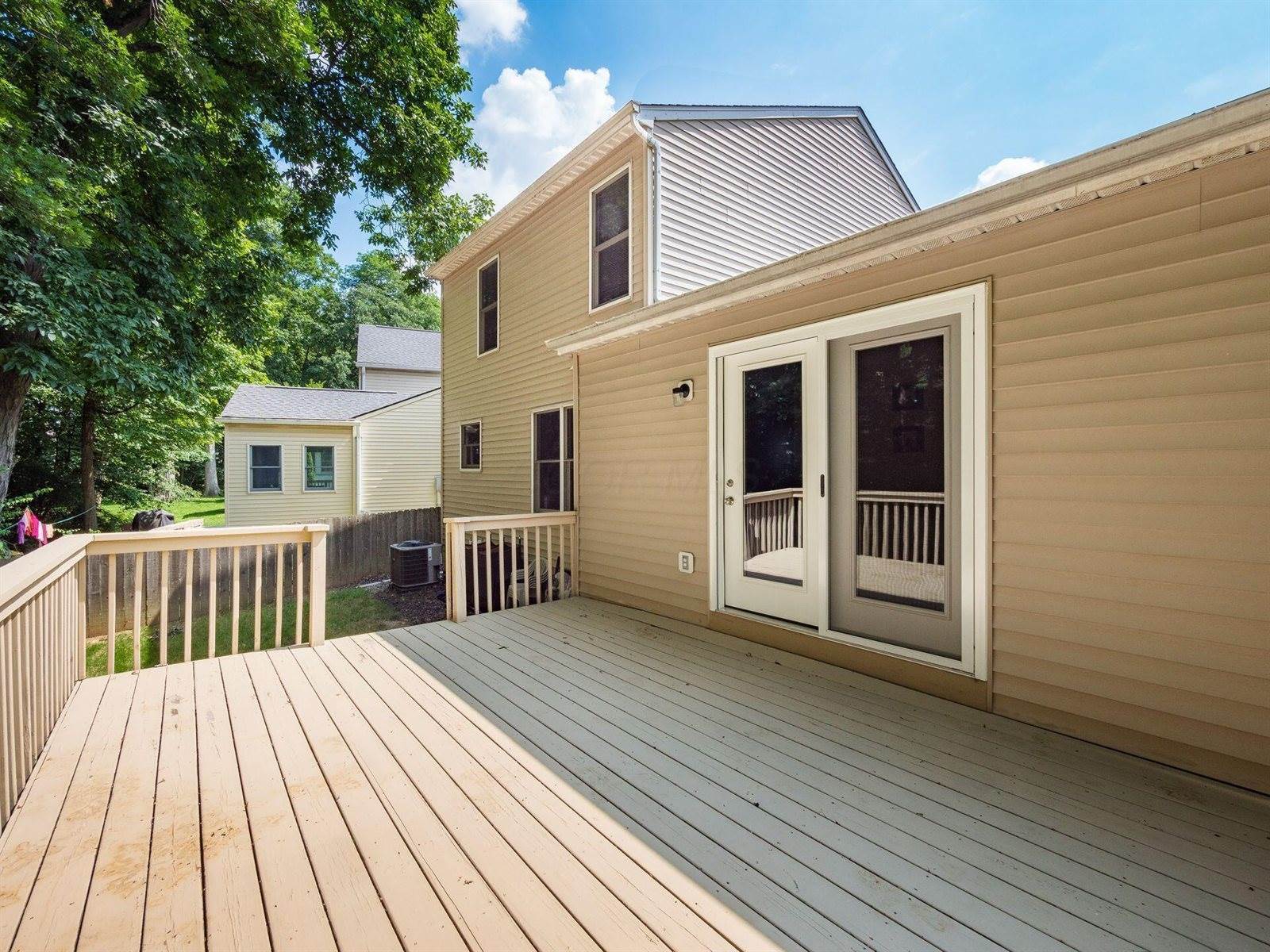 8741 Olenbrook Drive, Lewis Center, OH 43035