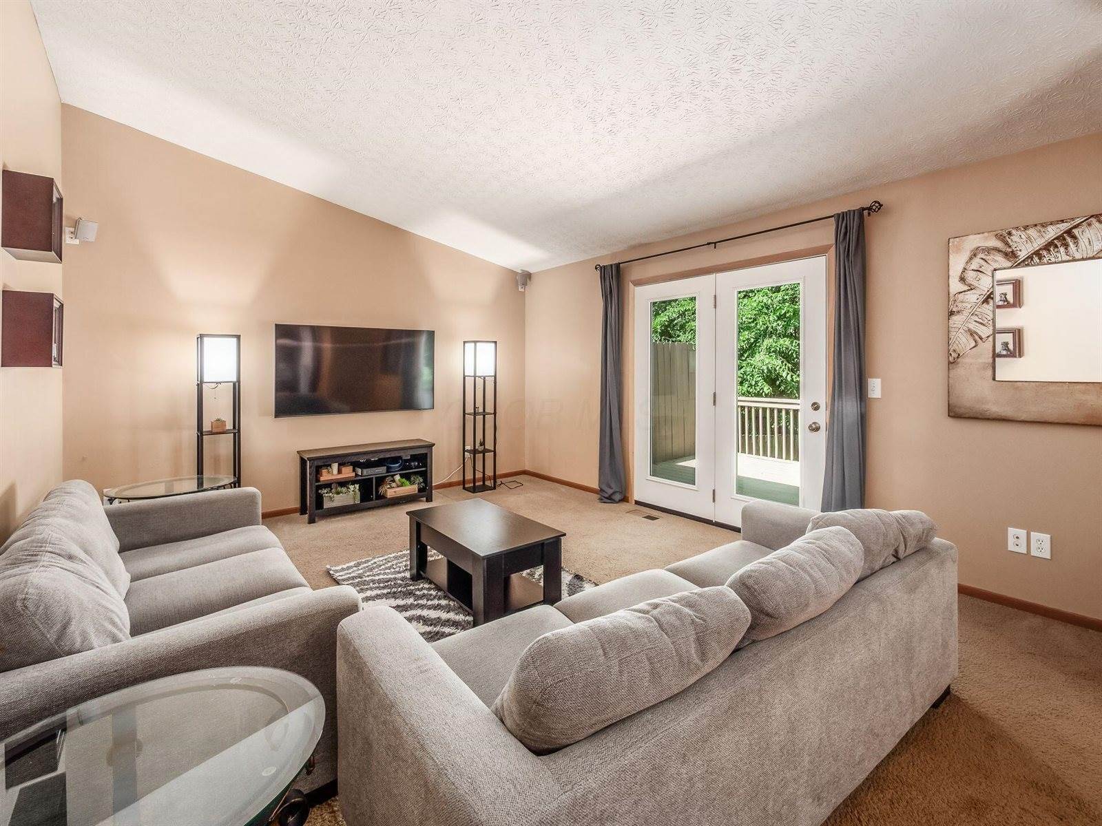 8741 Olenbrook Drive, Lewis Center, OH 43035