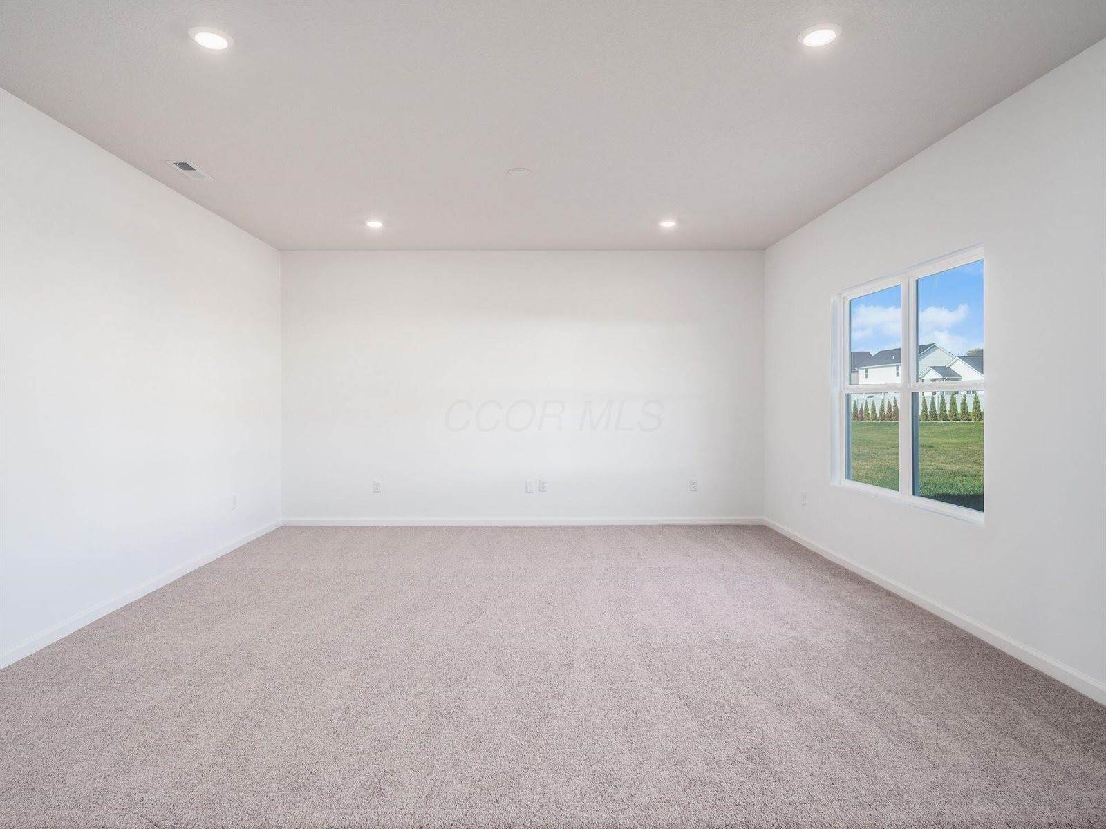 1709 Kash Avenue, Bellefontaine, OH 43311