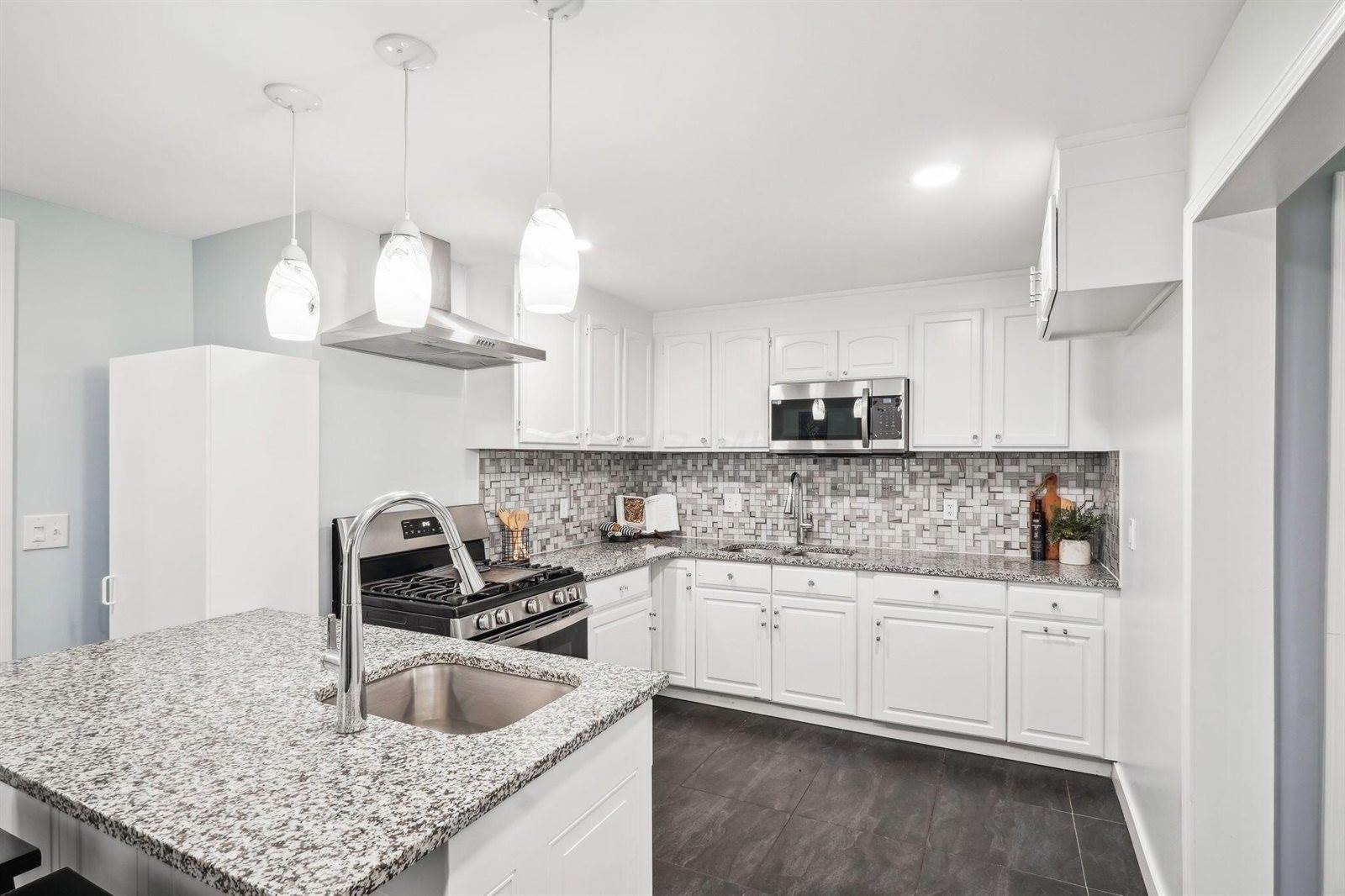 4425 Saint Ann Lane, Columbus, OH 43213