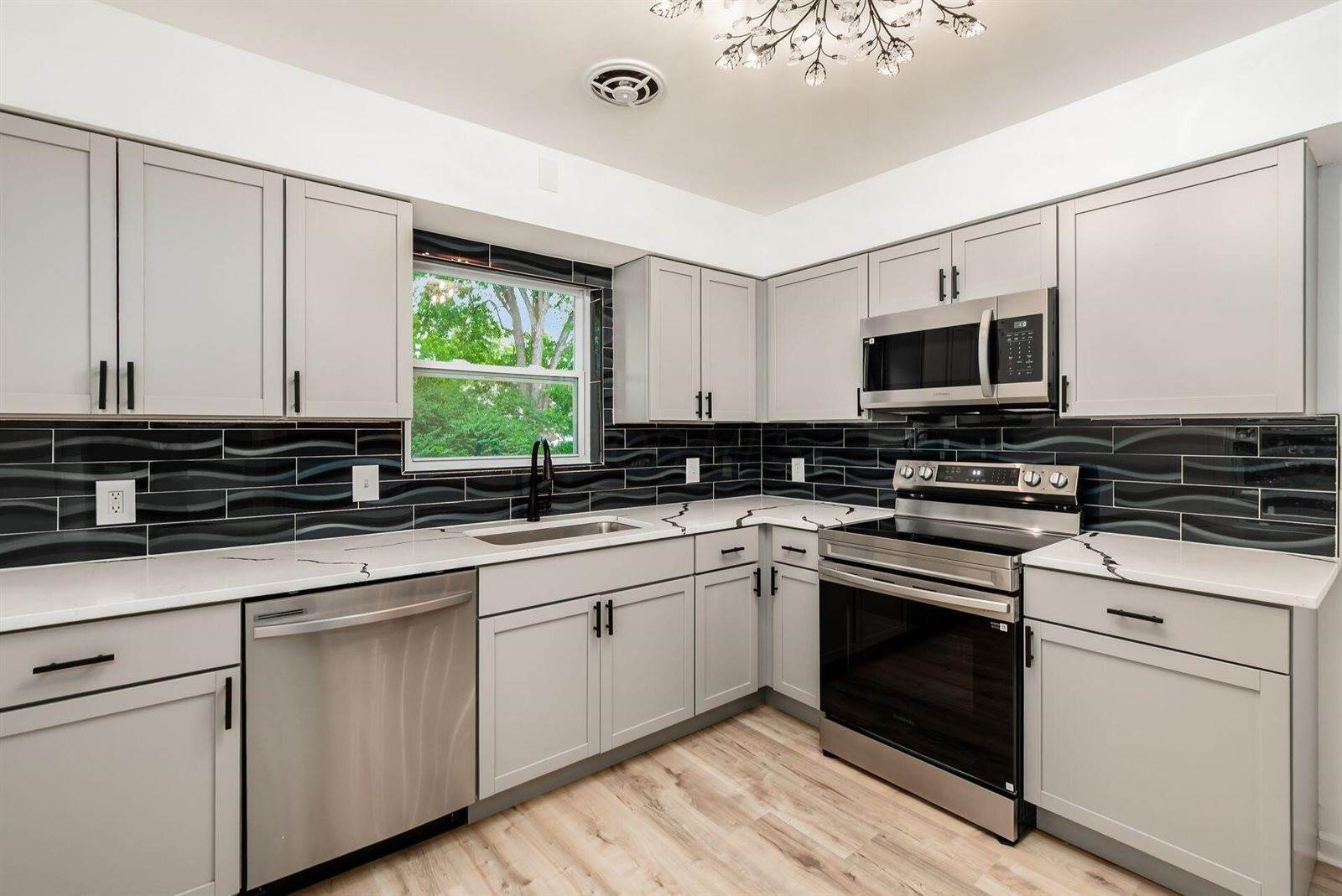 3933 Glenna Avenue, Grove City, OH 43123