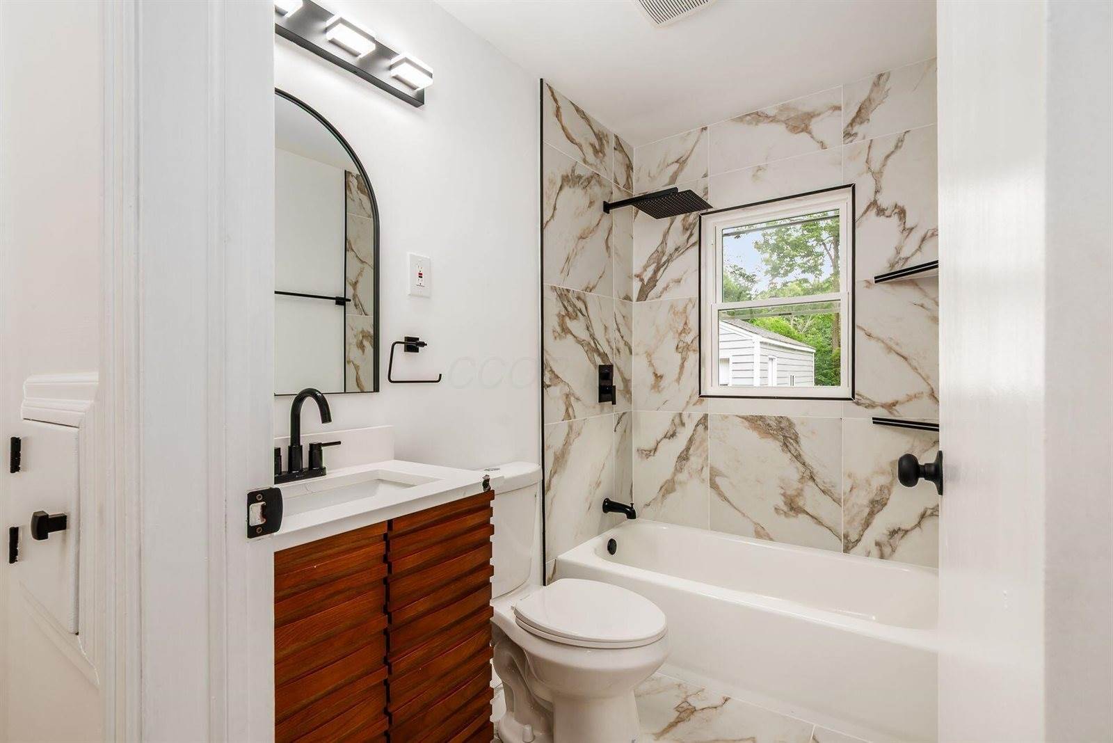 3933 Glenna Avenue, Grove City, OH 43123