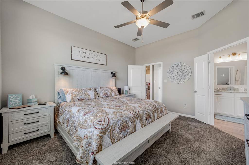 2000 Birdie Court, Navasota, TX 77868