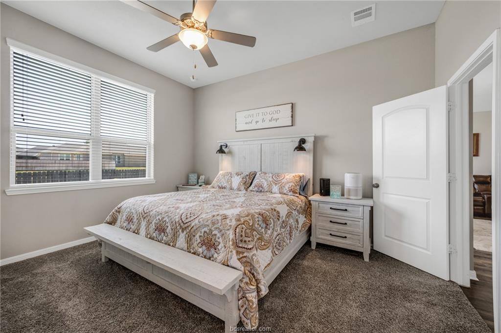 2000 Birdie Court, Navasota, TX 77868