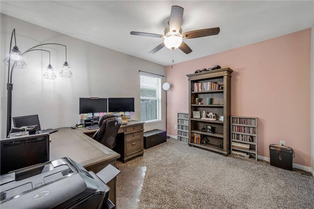 2000 Birdie Court, Navasota, TX 77868