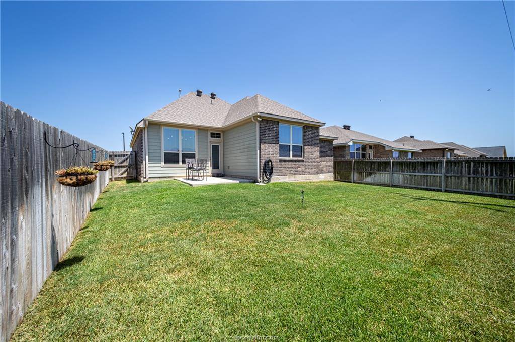 2000 Birdie Court, Navasota, TX 77868