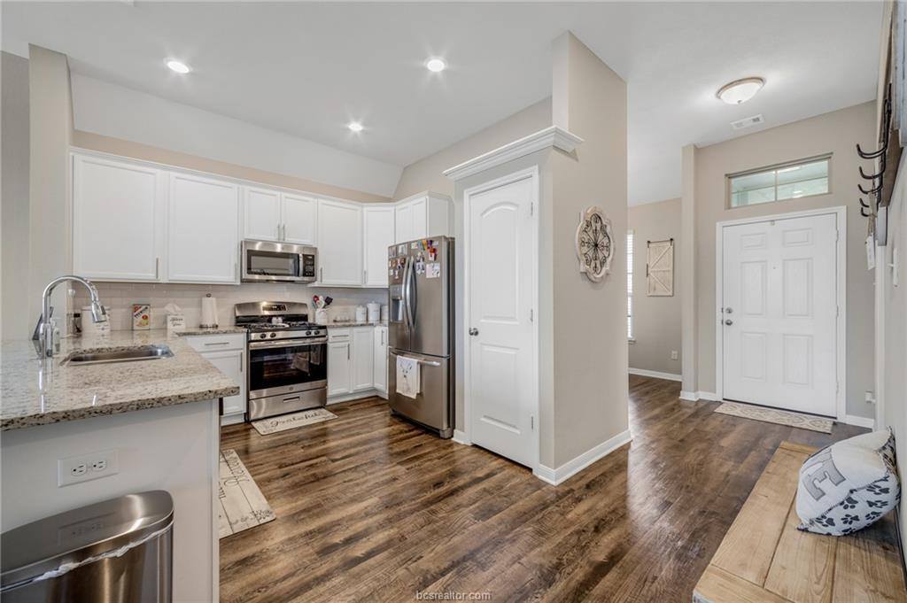 2000 Birdie Court, Navasota, TX 77868