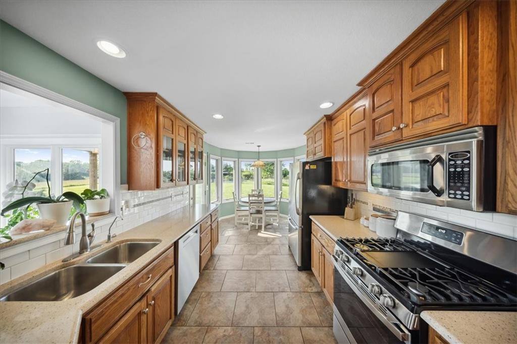 2640 union Road, Lawrence, KS 66044