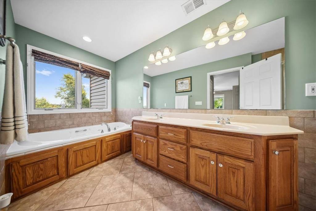 2640 union Road, Lawrence, KS 66044