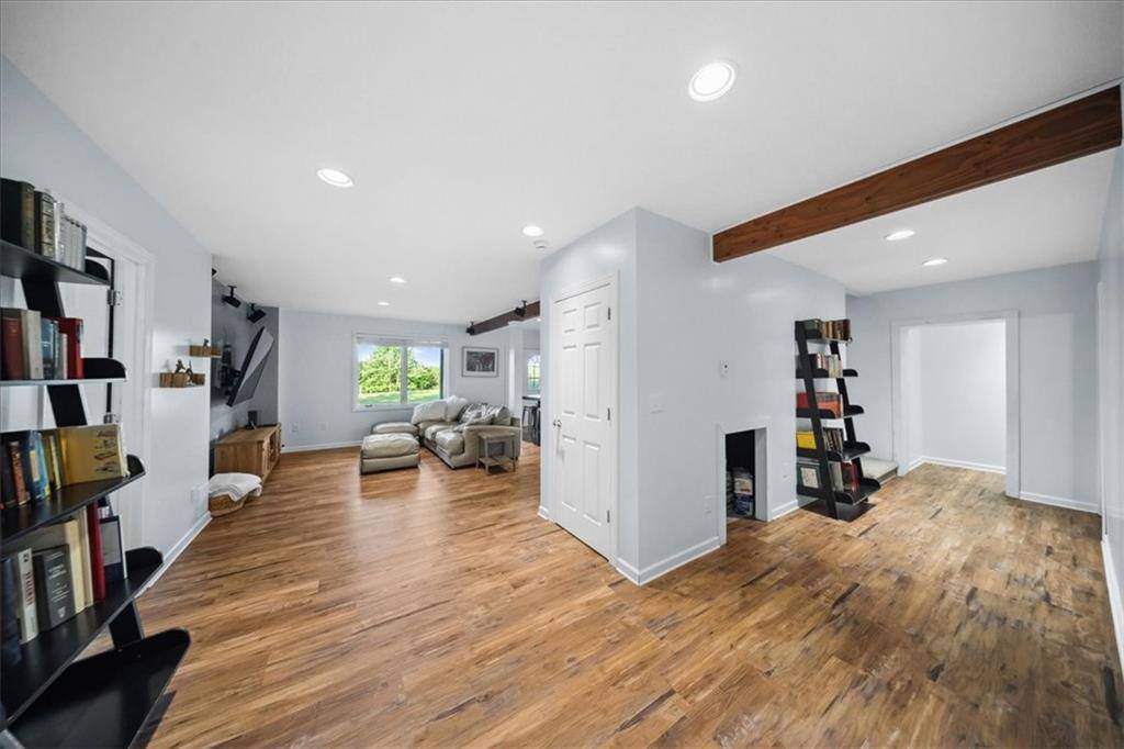 2640 union Road, Lawrence, KS 66044