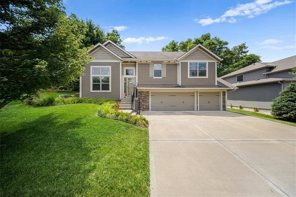 14115 NW 68th Street, Parkville, MO 64152