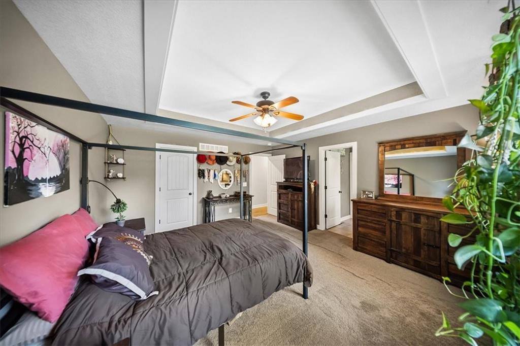 14115 NW 68th Street, Parkville, MO 64152