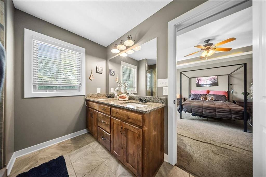 14115 NW 68th Street, Parkville, MO 64152