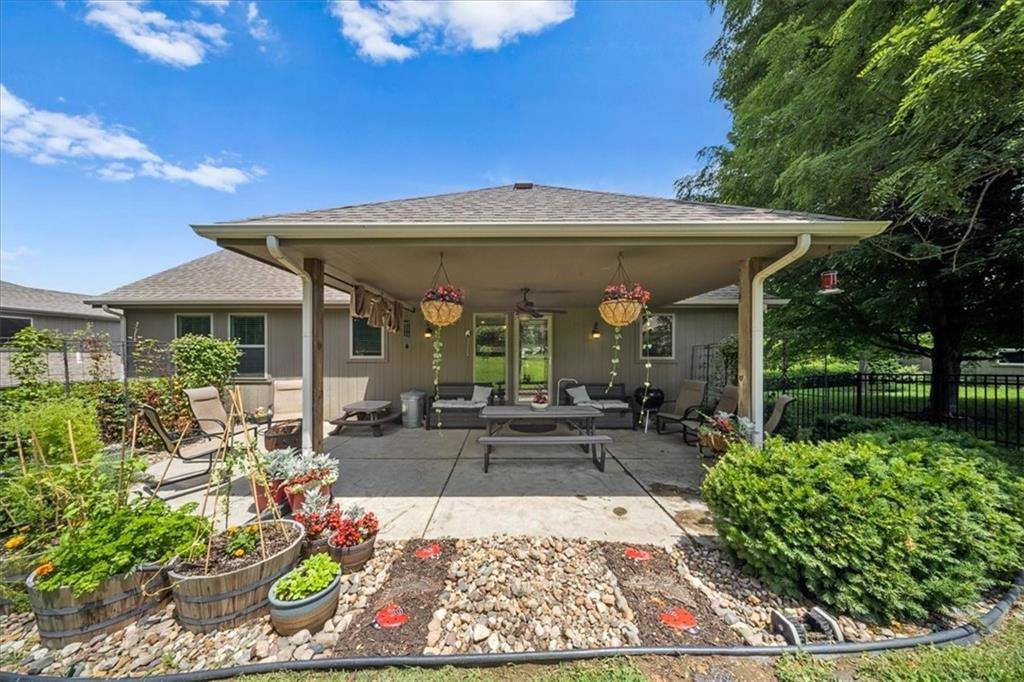 14115 NW 68th Street, Parkville, MO 64152