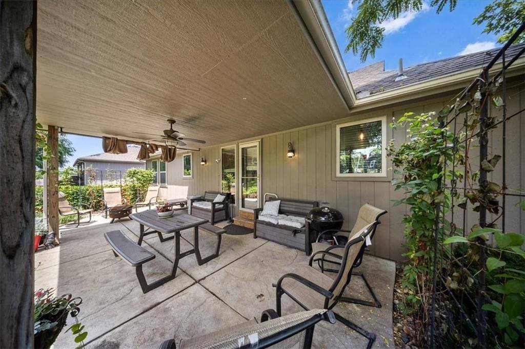 14115 NW 68th Street, Parkville, MO 64152