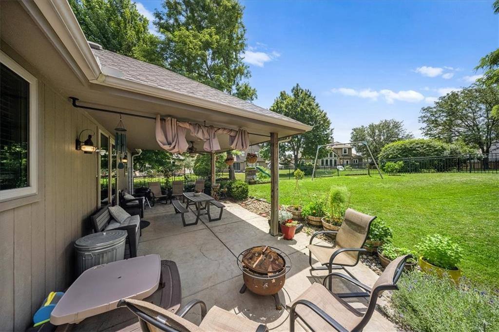 14115 NW 68th Street, Parkville, MO 64152