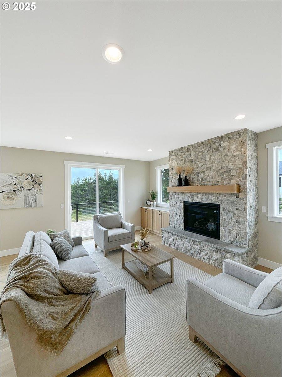 466 Meadows Dr, Manzanita, OR 97130