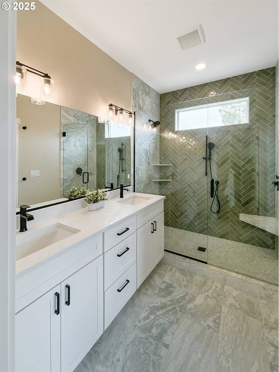 466 Meadows Dr, Manzanita, OR 97130