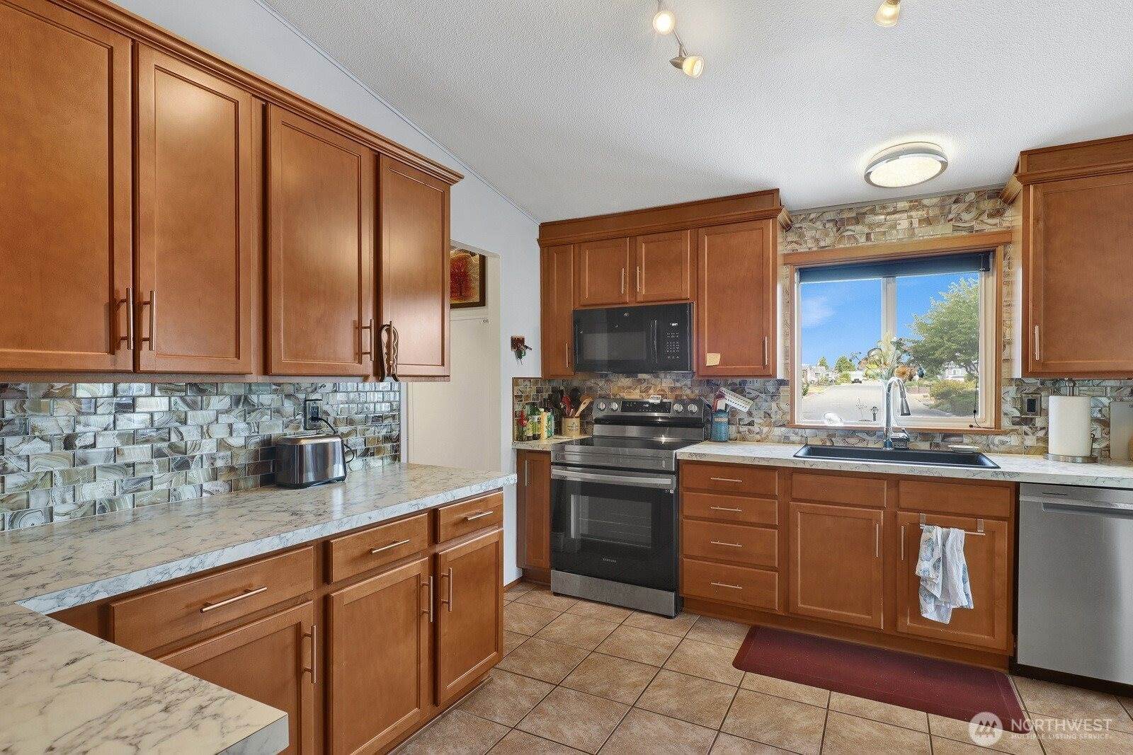 2610 East Section Street, #25, Mount Vernon, WA 98274