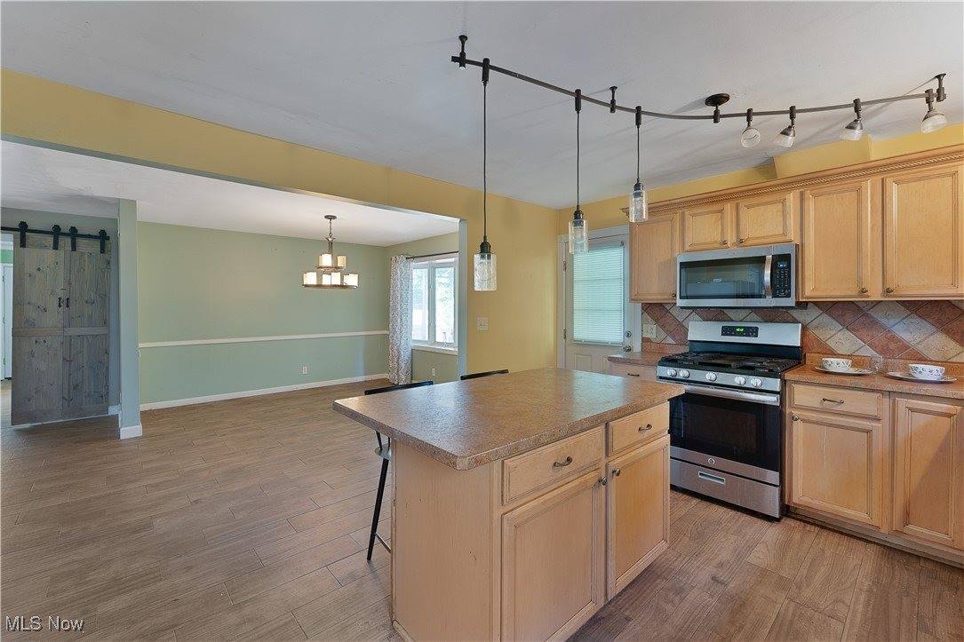 5772 Sampson Drive, Girard, OH 44420