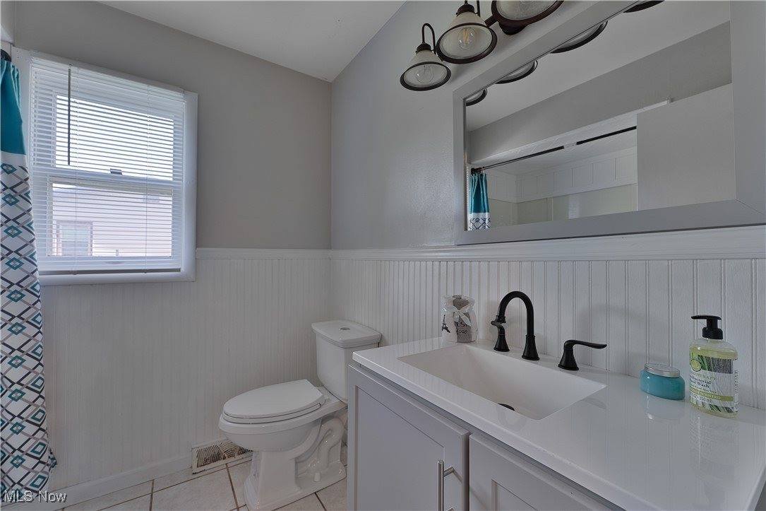 5772 Sampson Drive, Girard, OH 44420