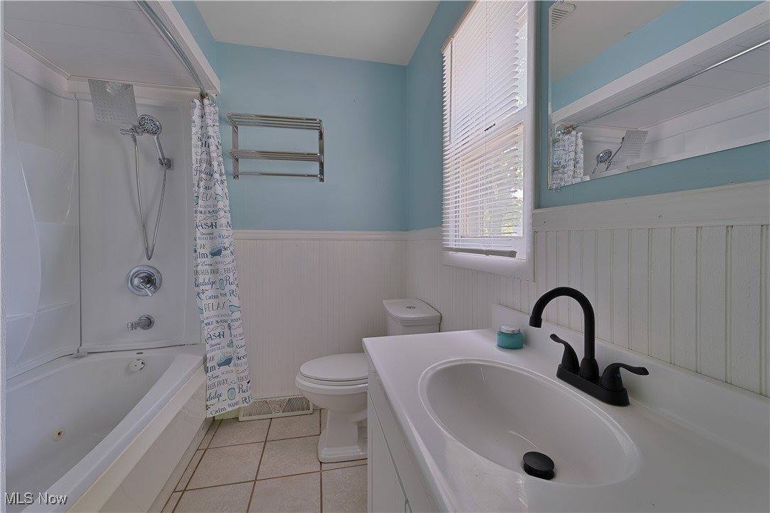 5772 Sampson Drive, Girard, OH 44420