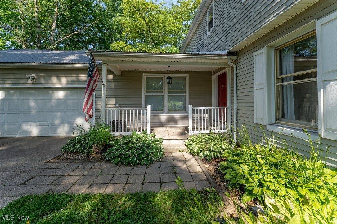 5772 Sampson Drive, Girard, OH 44420