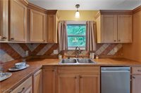 5772 Sampson Drive, Girard, OH 44420