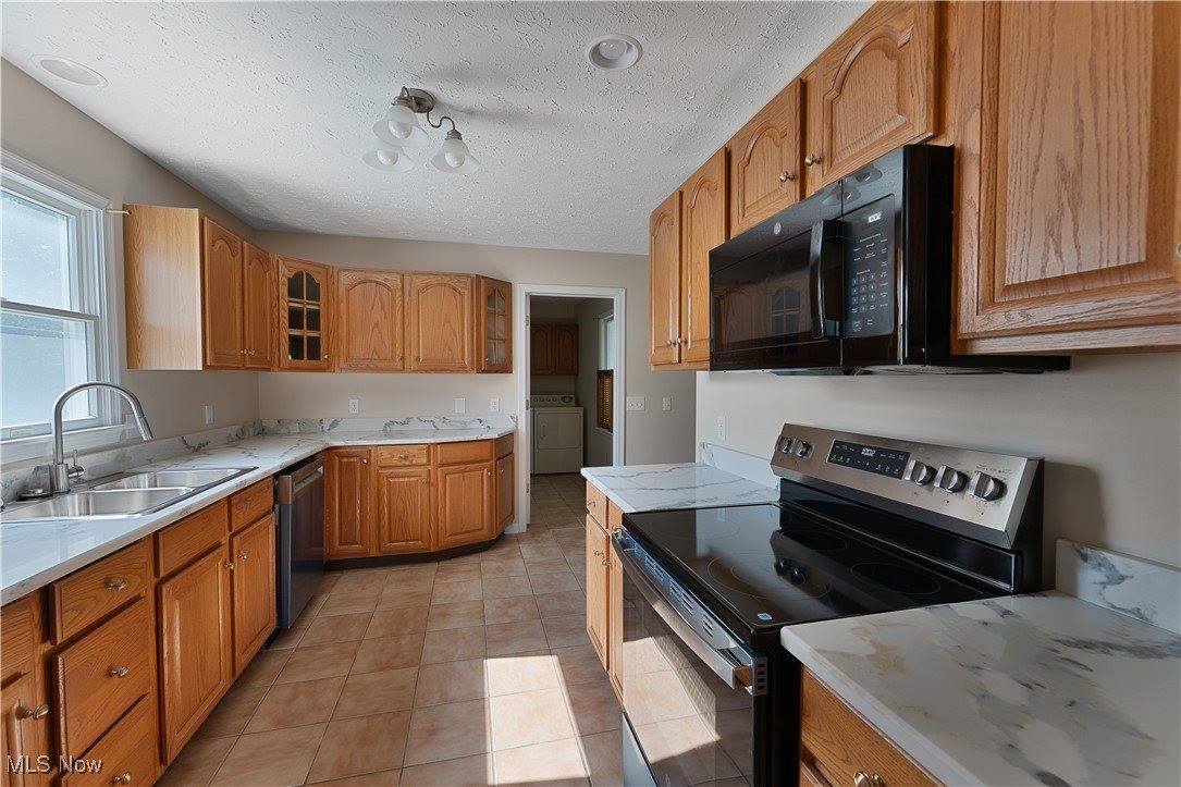 233 Robbies Run, Cortland, OH 44410