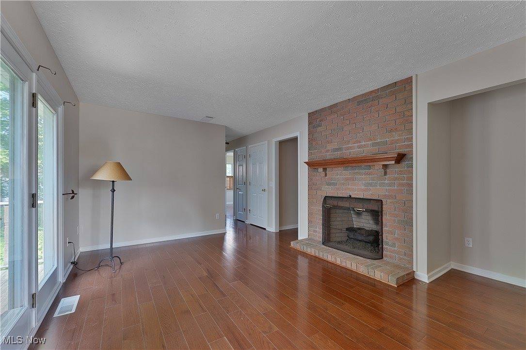 233 Robbies Run, Cortland, OH 44410