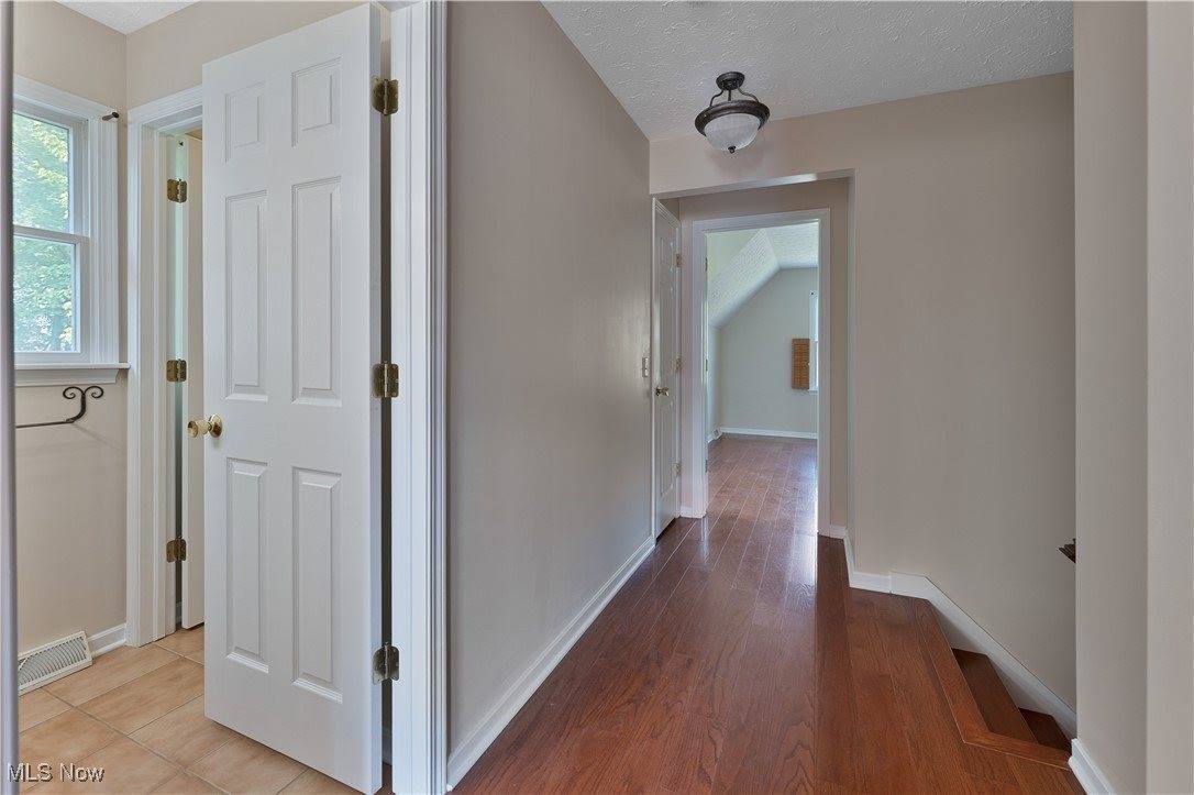 233 Robbies Run, Cortland, OH 44410