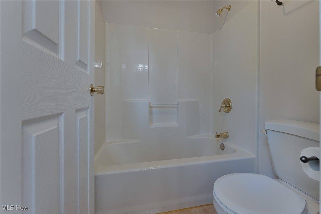 233 Robbies Run, Cortland, OH 44410