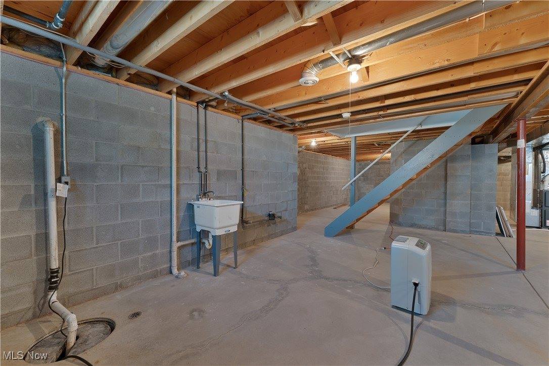 233 Robbies Run, Cortland, OH 44410