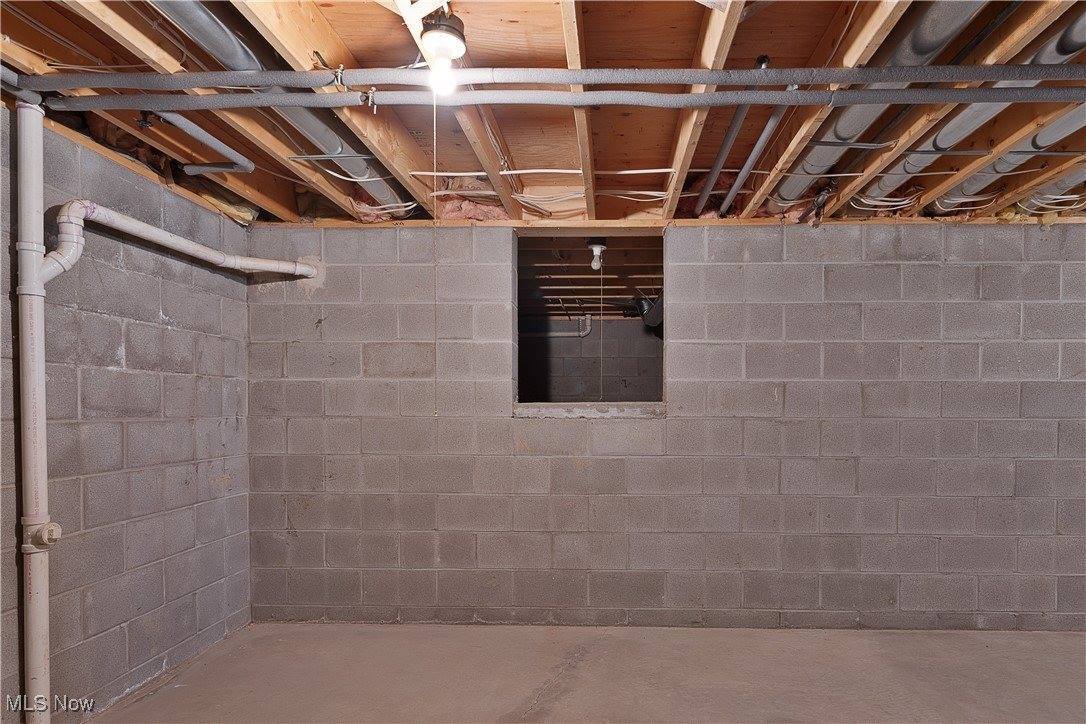 233 Robbies Run, Cortland, OH 44410