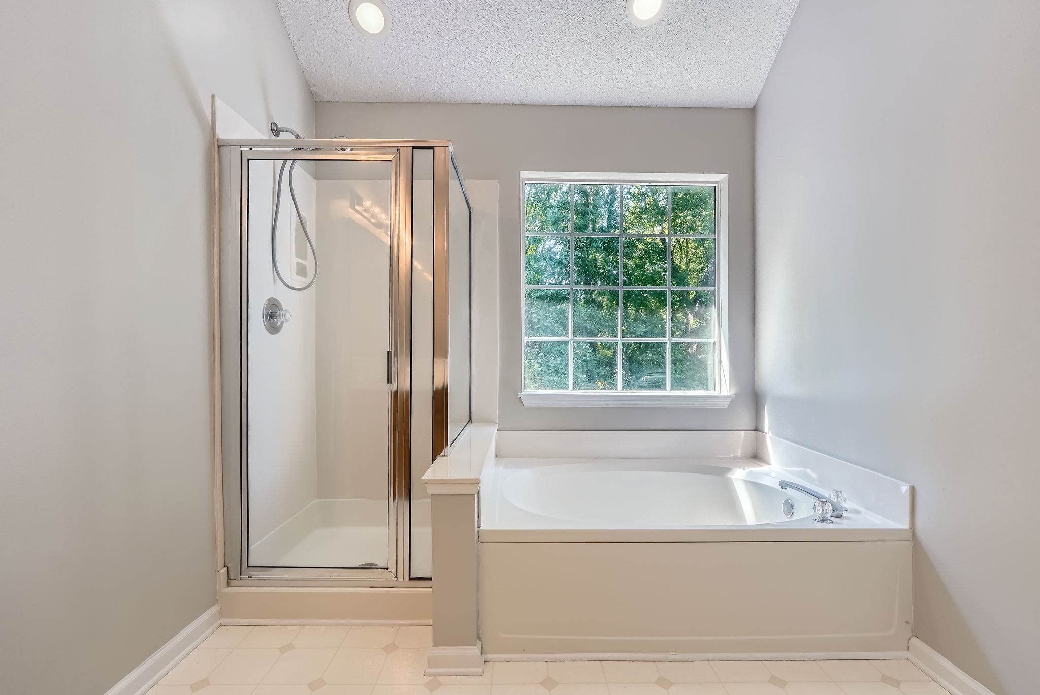 8909 Elkins Park Drive, Matthews, NC 28105