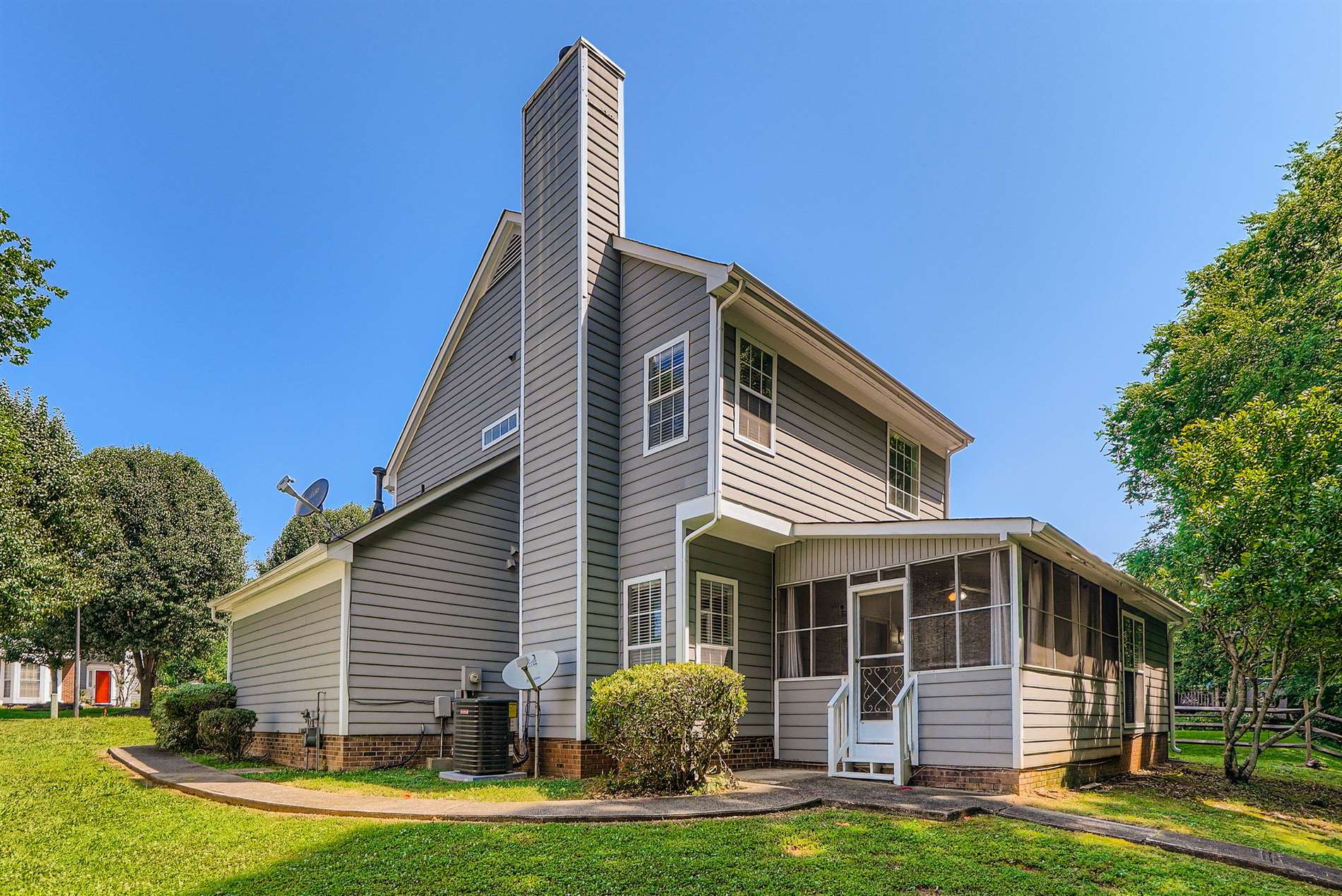 8909 Elkins Park Drive, Matthews, NC 28105