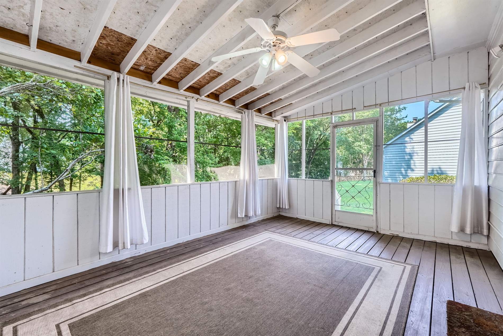 8909 Elkins Park Drive, Matthews, NC 28105