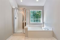 8909 Elkins Park Drive, Matthews, NC 28105