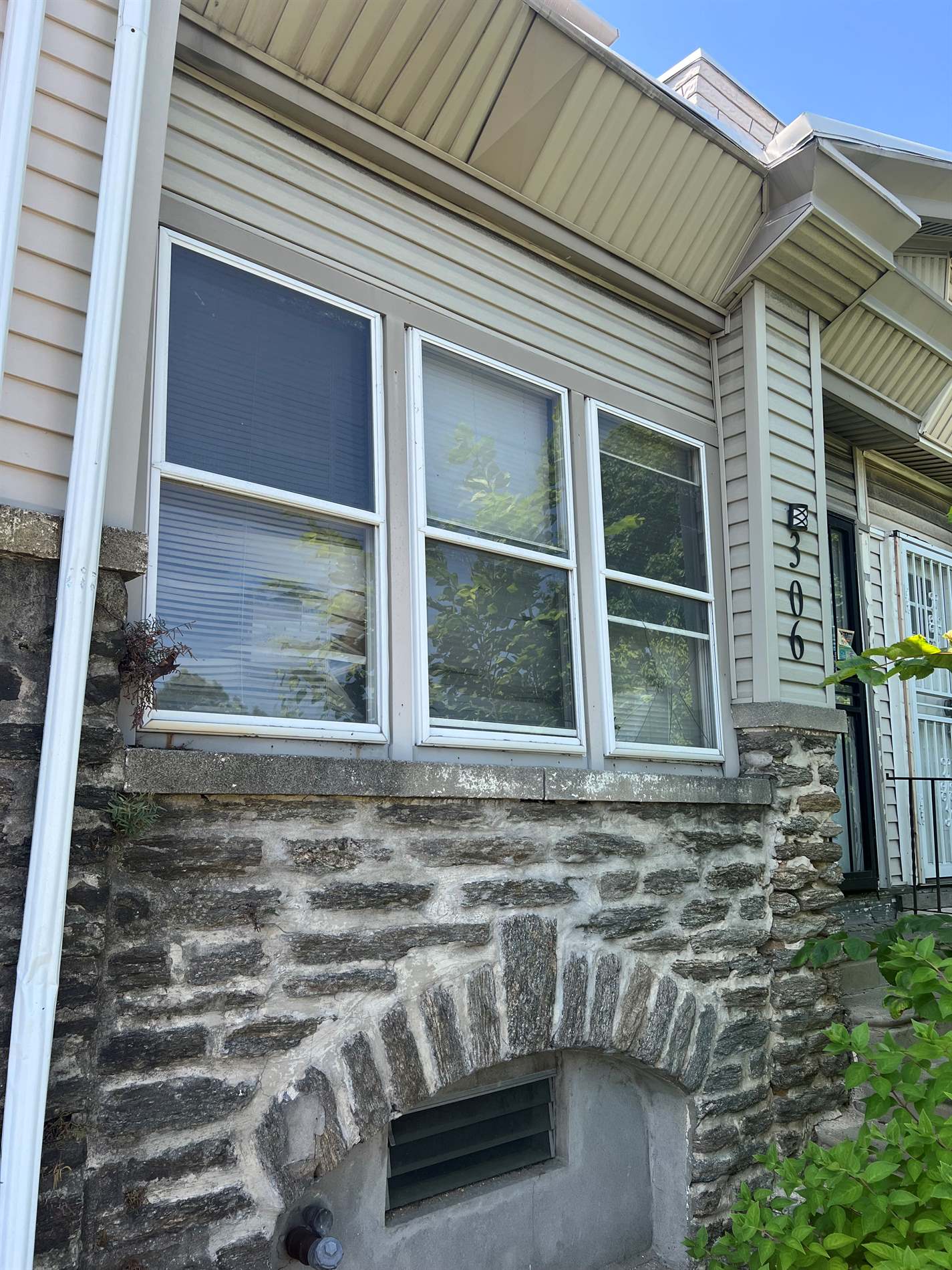 306 w Roosevelt blvd, Phila, PA 19120