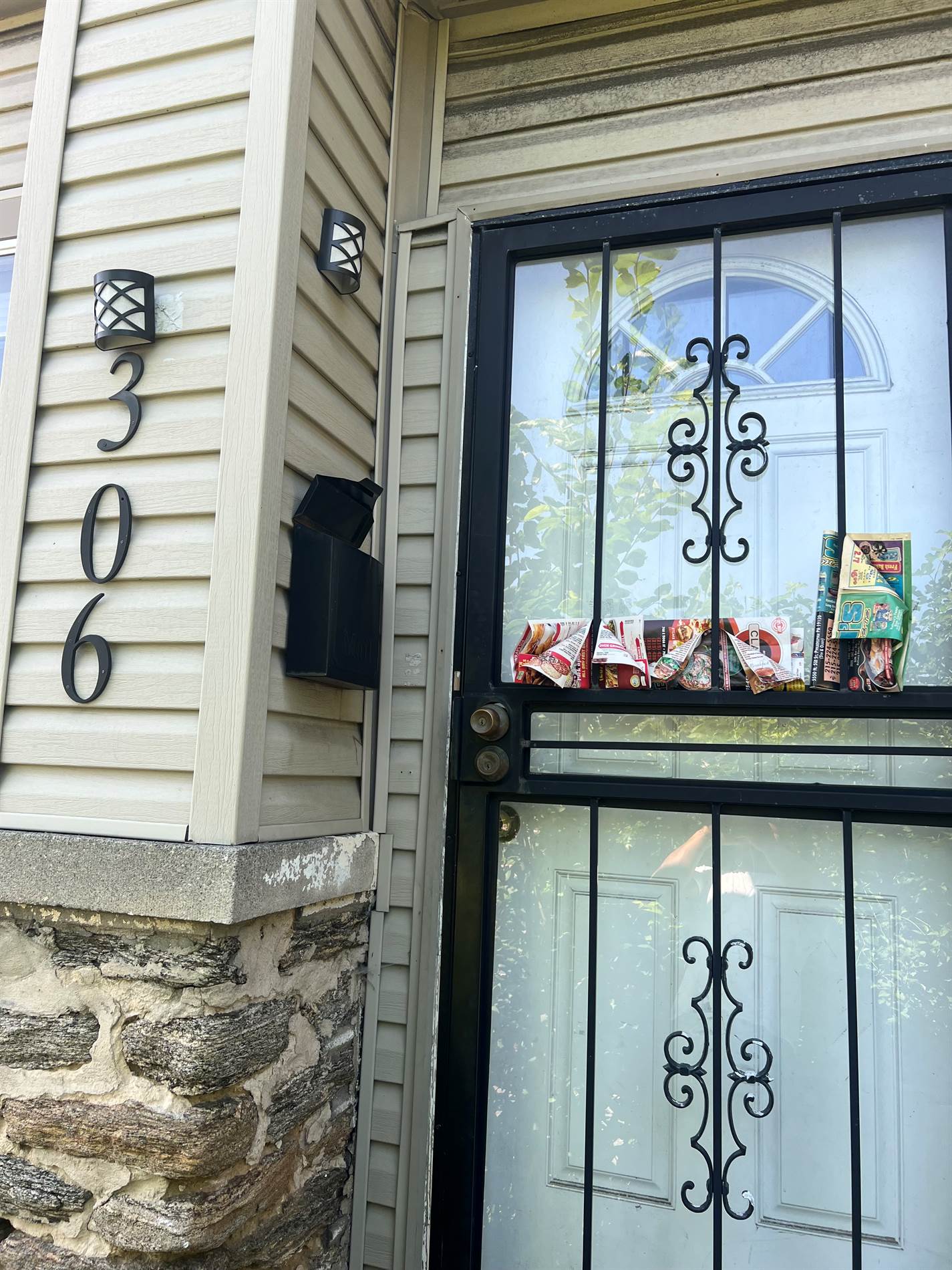 306 w Roosevelt blvd, Phila, PA 19120