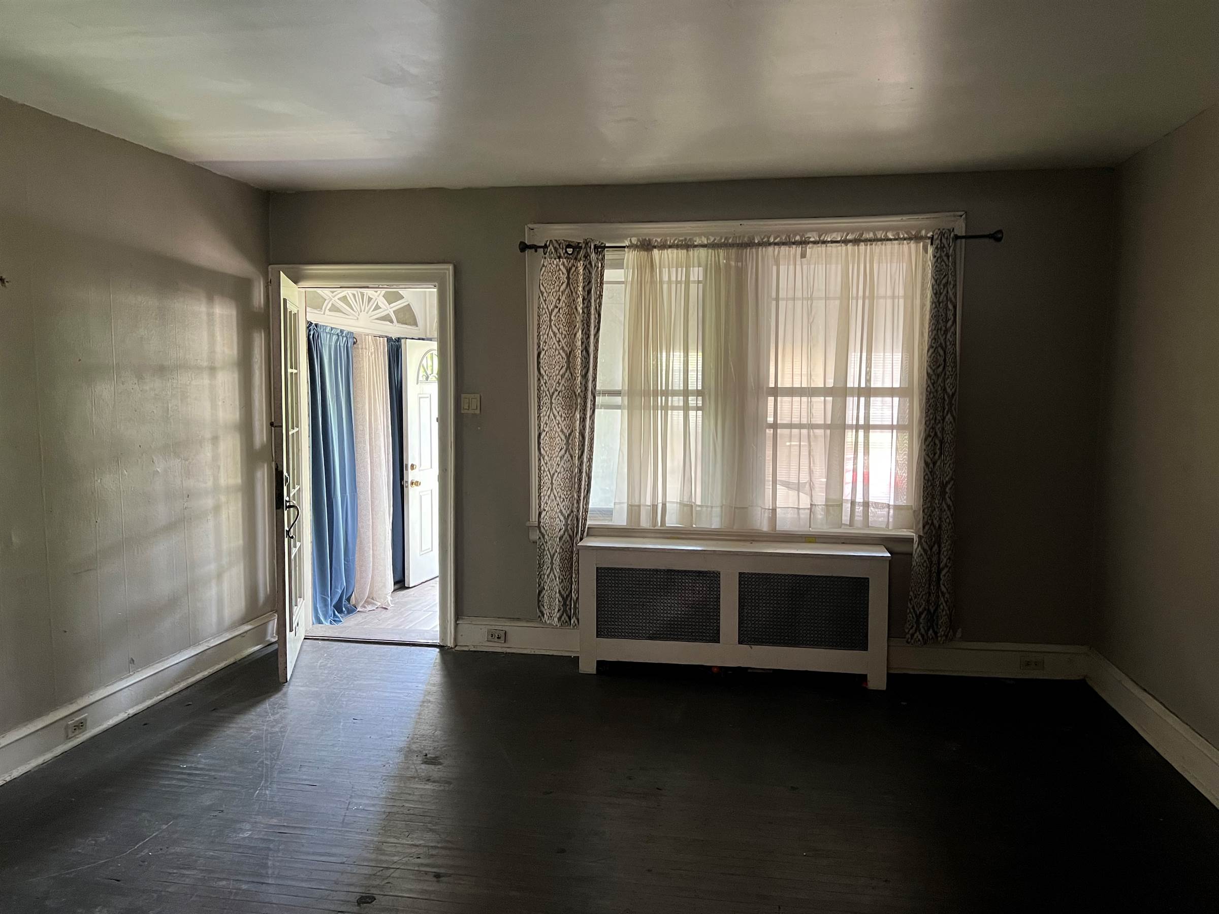 306 w Roosevelt blvd, Phila, PA 19120