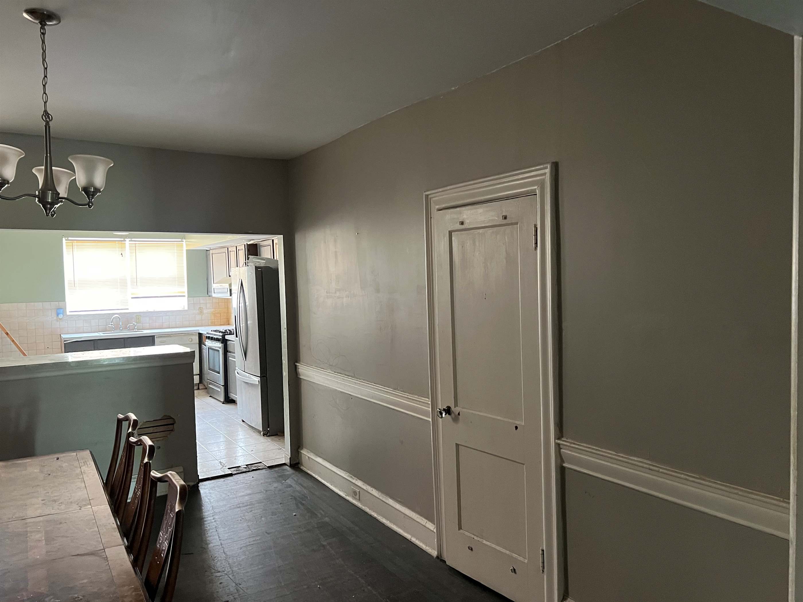 306 w Roosevelt blvd, Phila, PA 19120