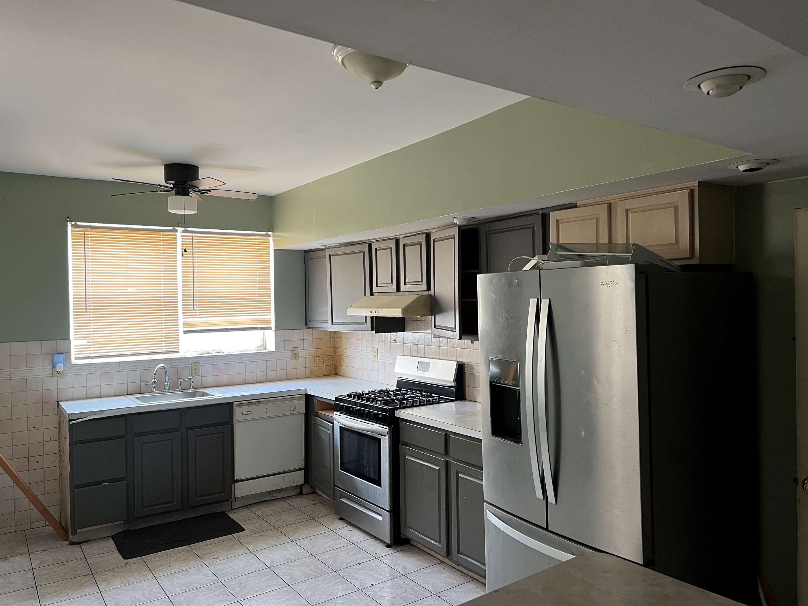 306 w Roosevelt blvd, Phila, PA 19120