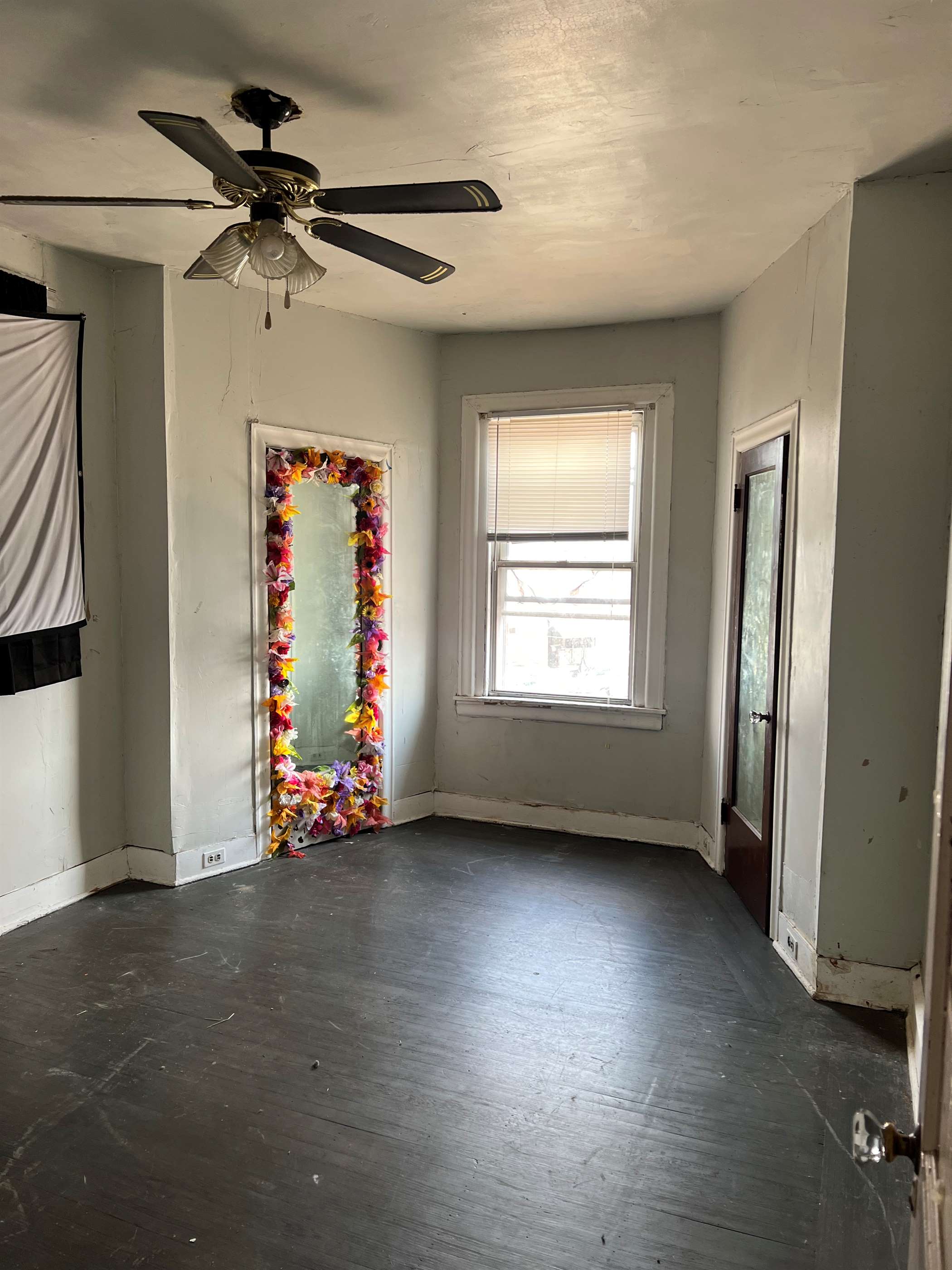 306 w Roosevelt blvd, Phila, PA 19120