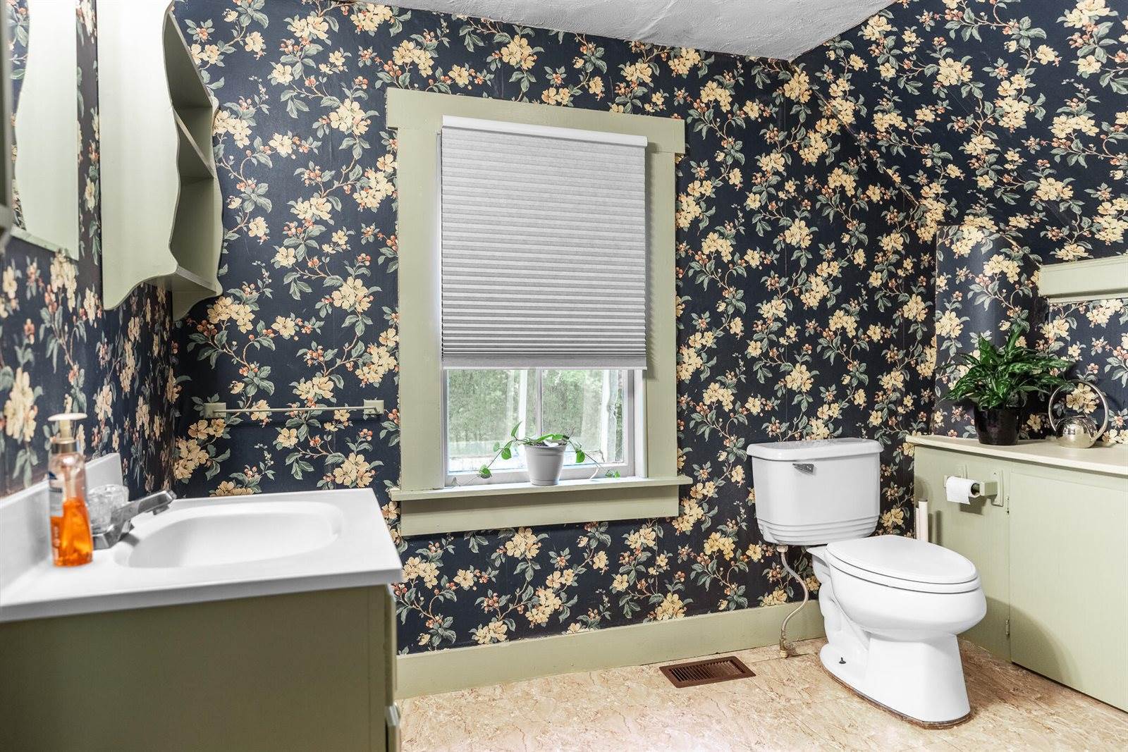 19 Bucksport Road, Ellsworth, ME 04605