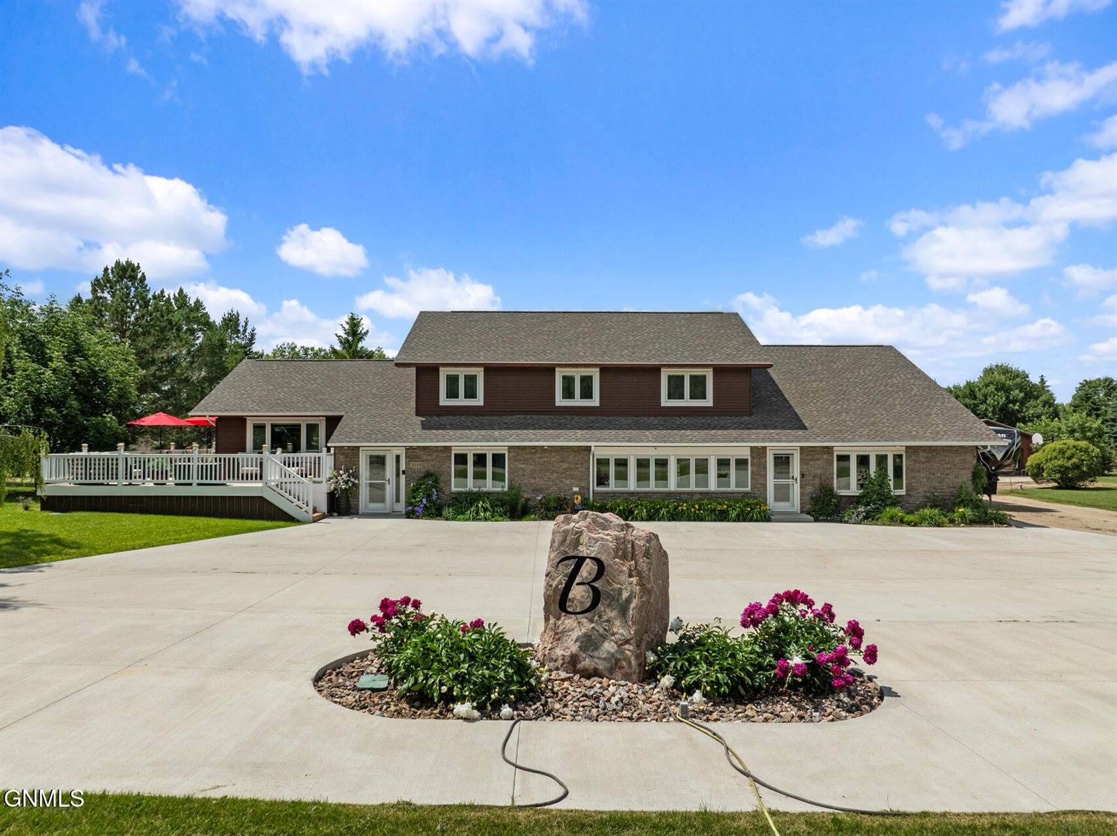 3319 11th Avenue East, Williston, ND 58801