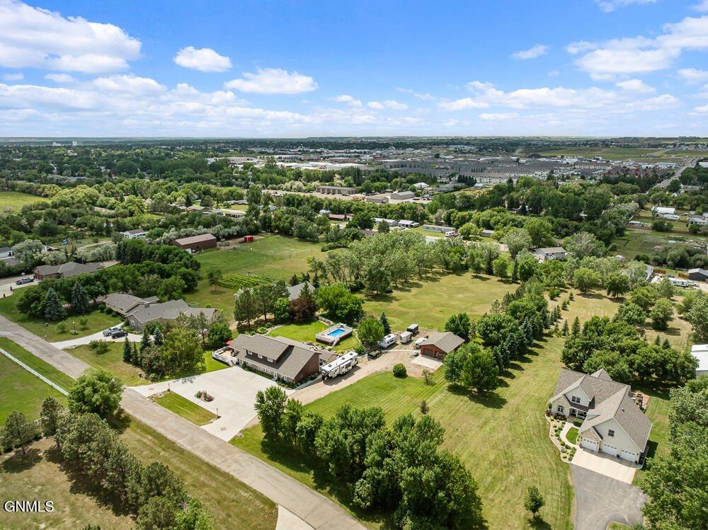 3319 11th Avenue East, Williston, ND 58801