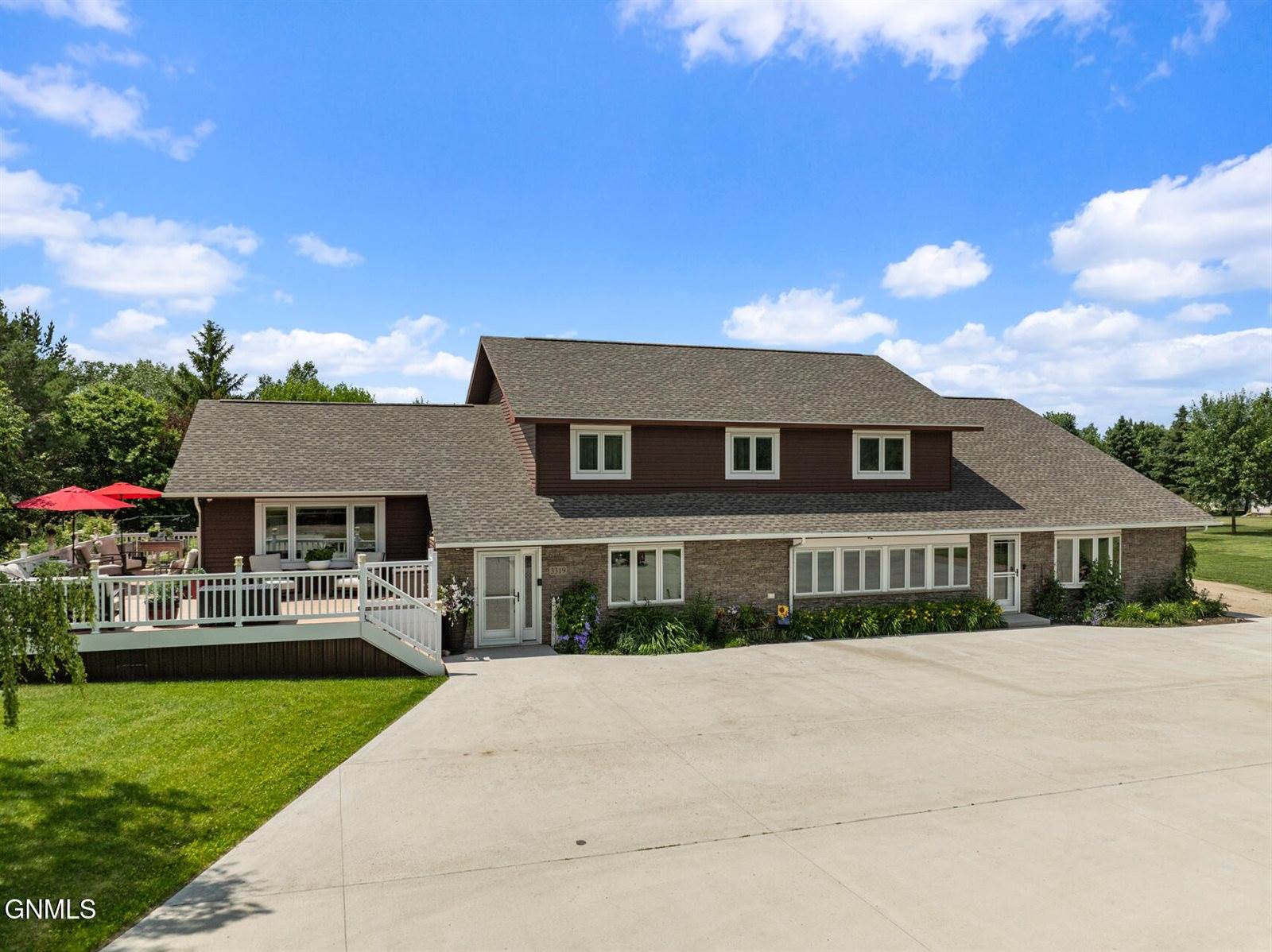 3319 11th Avenue East, Williston, ND 58801